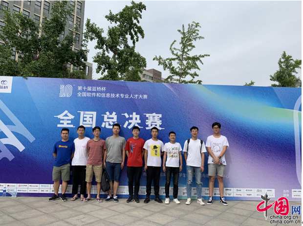 雷竞技RAYBET易就业起薪高前景好！电子科大成都学院两专业从省一流向国家一流专(图5)