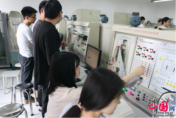 雷竞技RAYBET易就业起薪高前景好！电子科大成都学院两专业从省一流向国家一流专(图6)