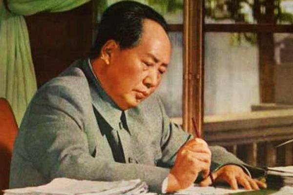 雷竞技RAYBET1958年毛主席品尝臭豆腐后随口点评一番如今已成经典的广告语(图6)
