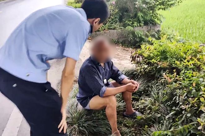 雷竞技RAYBET·(中国)官方网站民警赶到时老人正瘫坐在远安双路村路边(图2)
